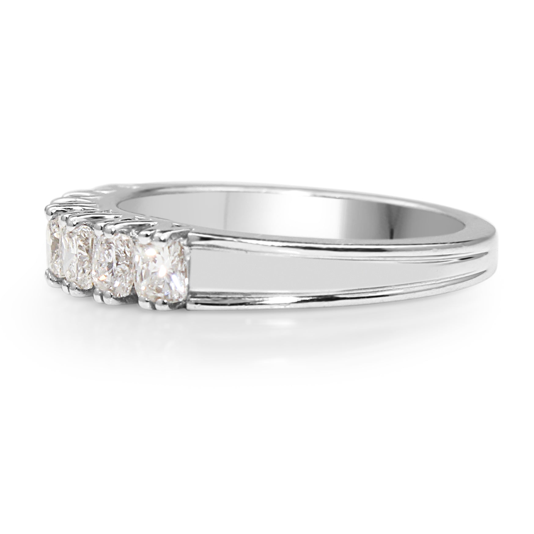 18ct White Gold Cushion Cut 7 Stone Band Ring