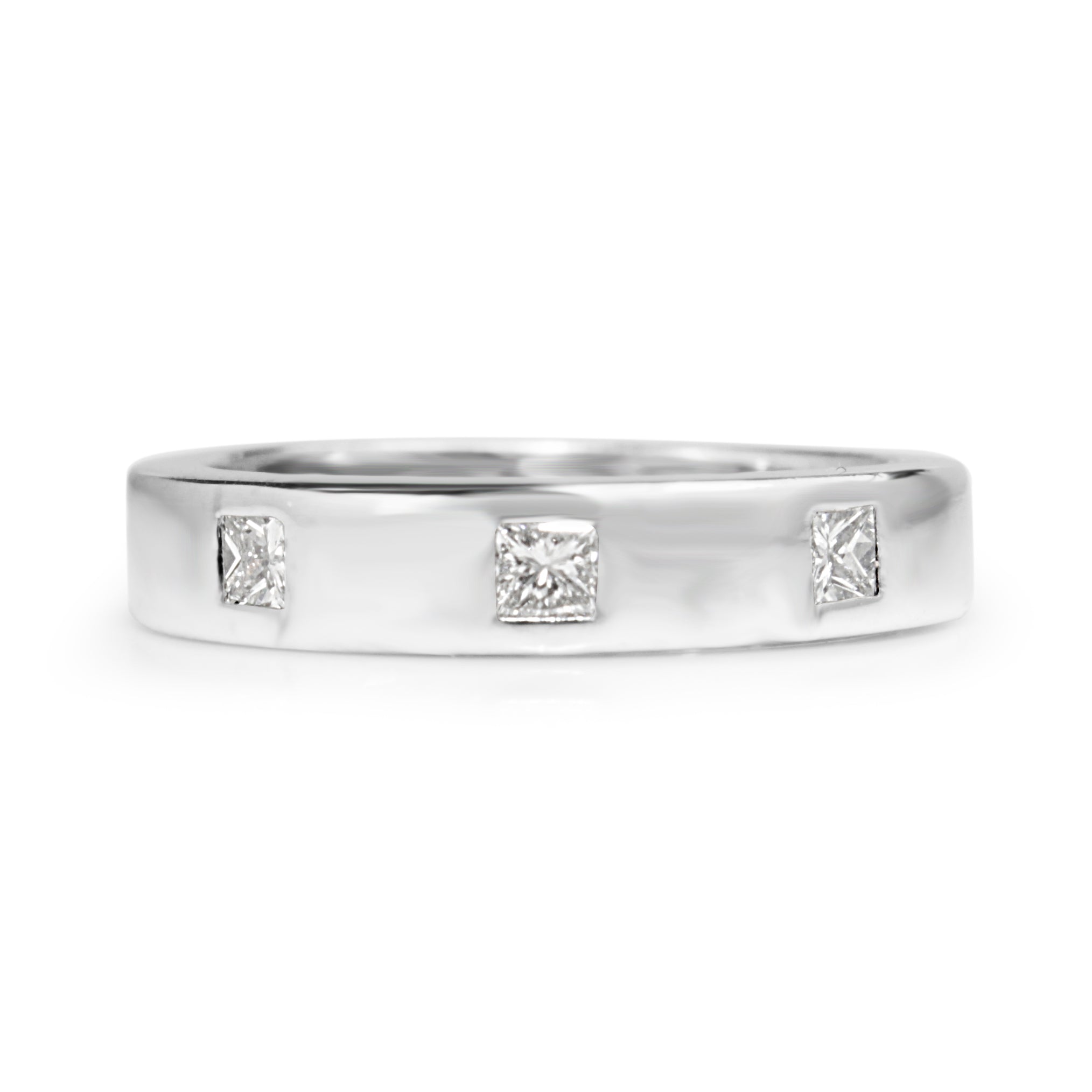 Front view of platinum 0.30ct princess cut diamond band