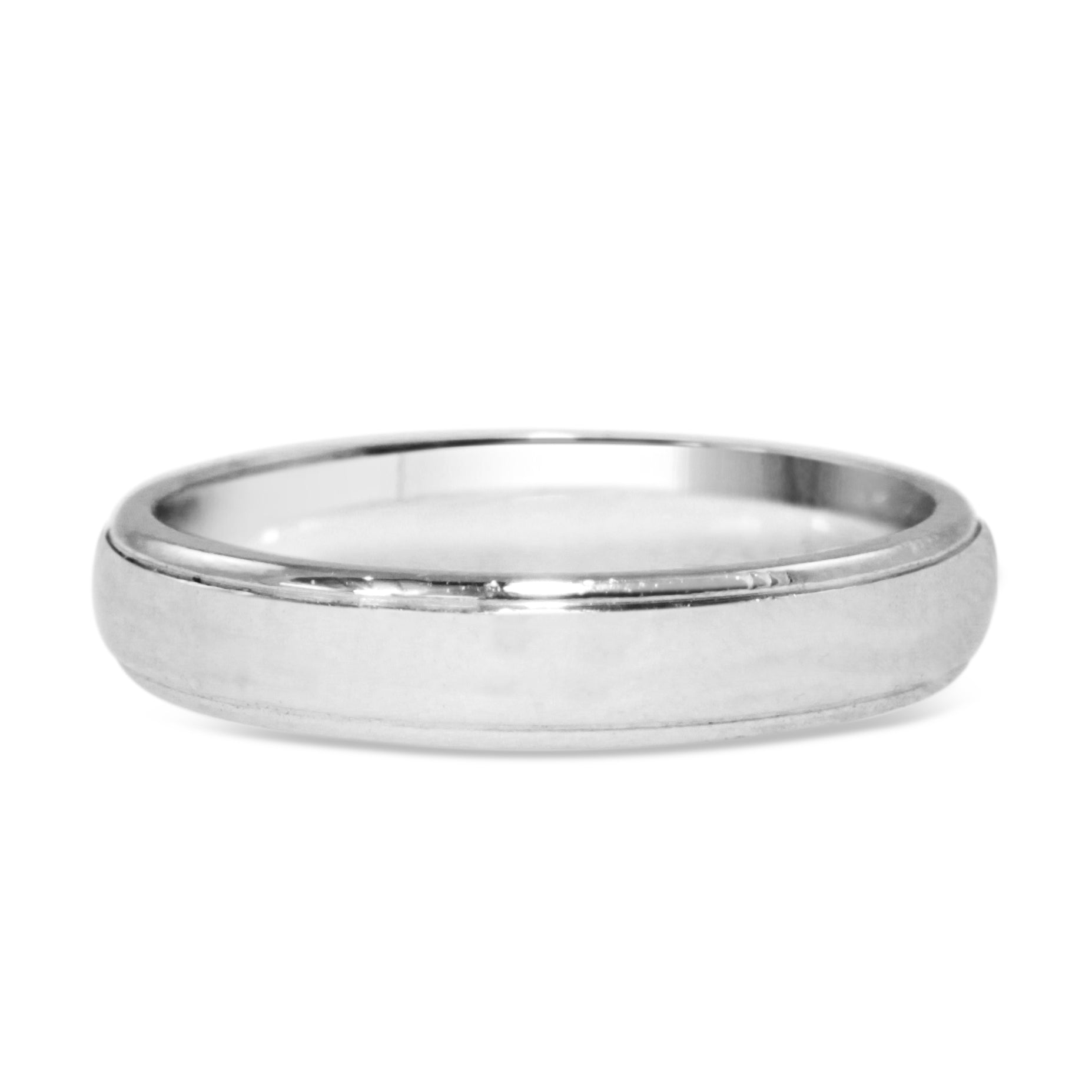 Polished platinum 3.7mm wedding band